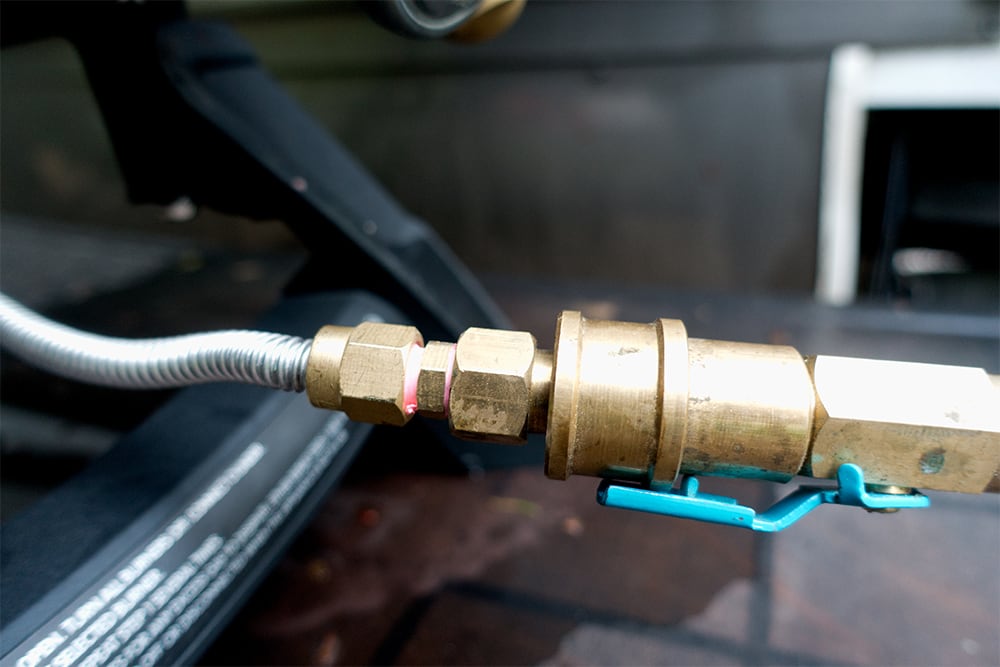 gas line connection