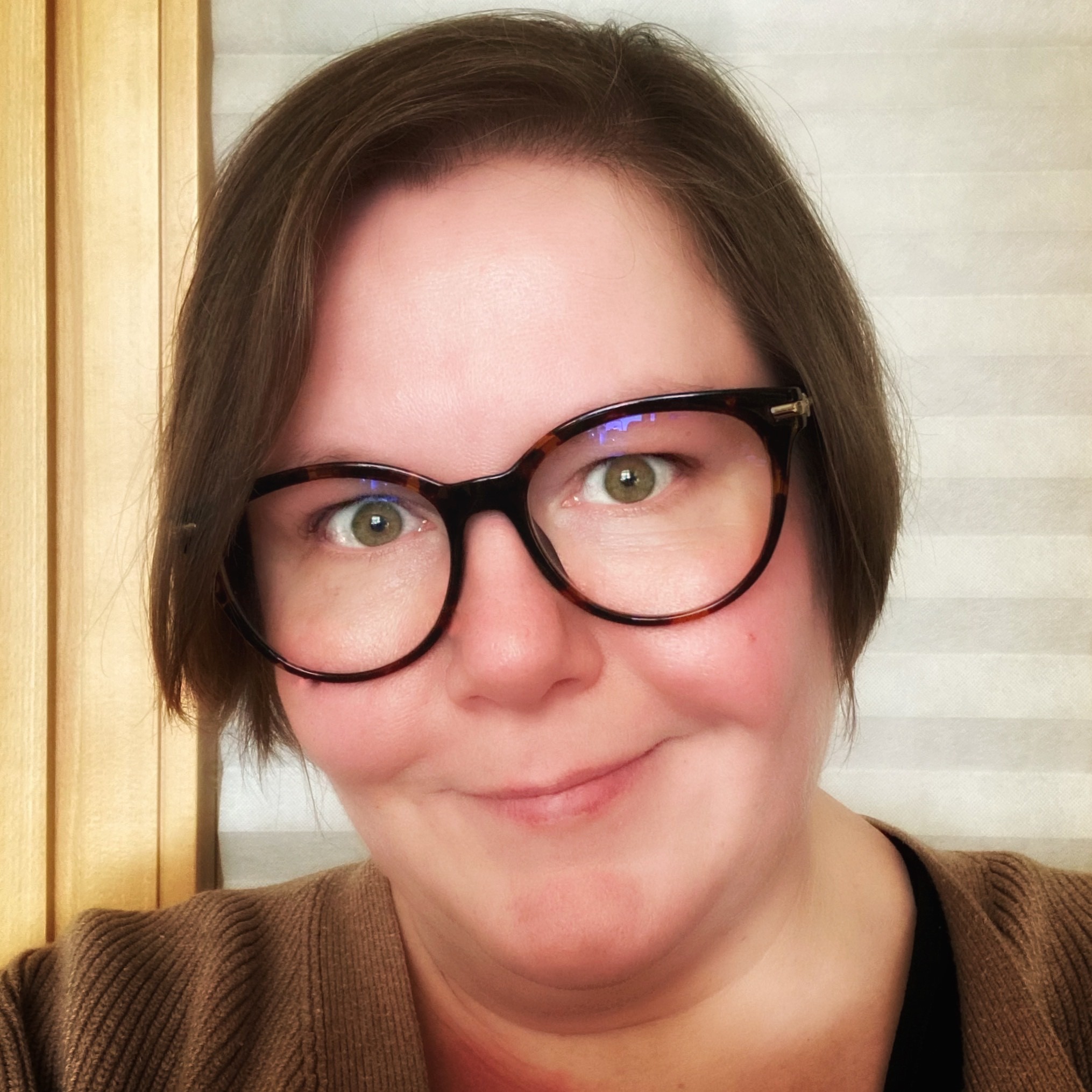 Holly Ashbourne profile photograph