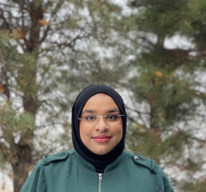 Amna headshot square cropped
