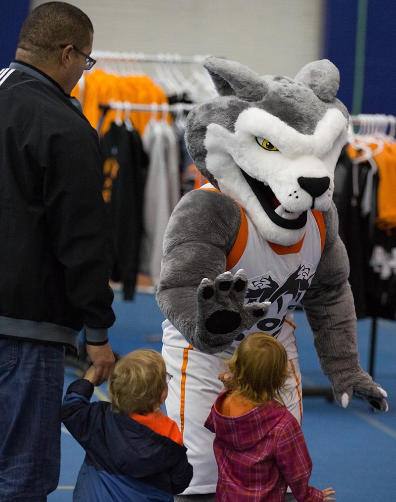 Wolfie meets some kids