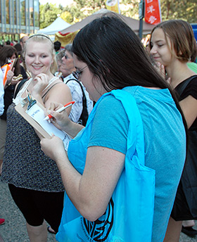 students drawing